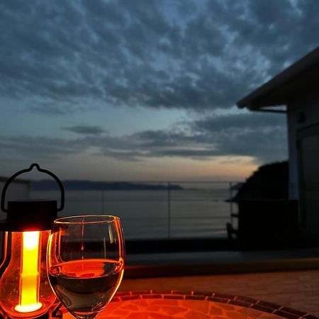 Uogashi 7070 Ocean View Apartment Naoshima Exterior photo
